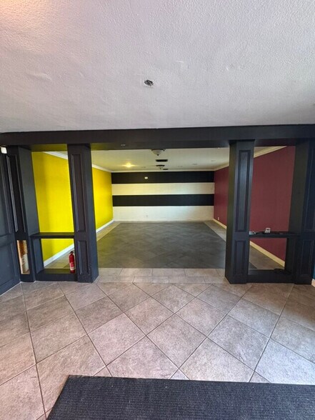 More Photos Of 948 W 9th St, Upland Warehouse For Lease