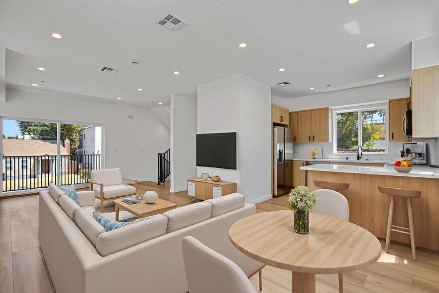 More Photos Of 10826 Hesby St, North Hollywood Apartments For Sale