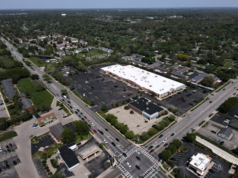 More Photos Of 890-896 S Main St, Centerville Storefront For Sale