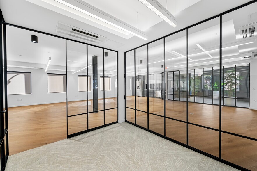 More Photos Of 11440 San Vicente Blvd, Los Angeles Office For Lease