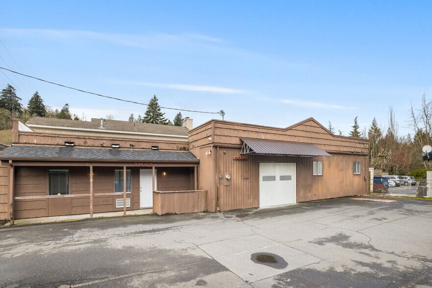 More Photos Of 7025-7027 SW Macadam Ave, Portland Warehouse For Lease