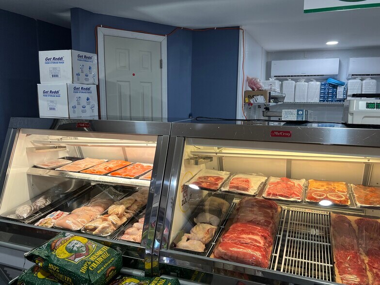 More Photos Of 6101 Symmes Rd, Gibsonton Restaurant For Sale