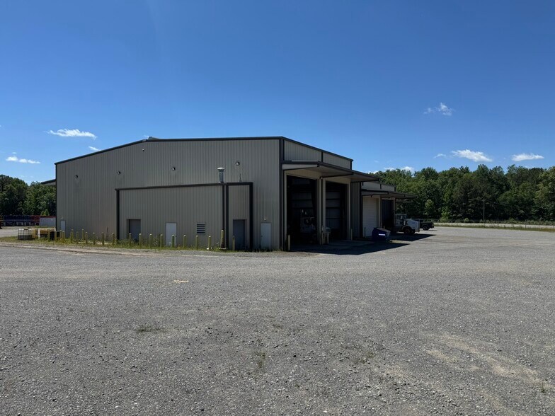 More Photos Of 175 Private Road 7335, De Berry Industrial For Sale