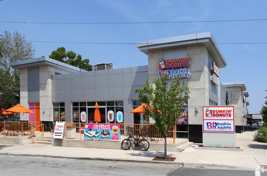 More Photos Of 742 W Higgins Rd, Park Ridge Freestanding For Lease