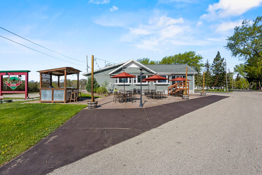 More Photos Of N4111 S Lakeshore Dr, Markesan Restaurant For Sale