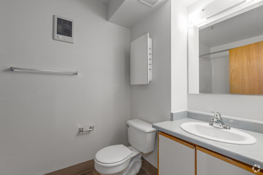 More Photos Of 222 SW Pine St, Portland Apartments For Sale