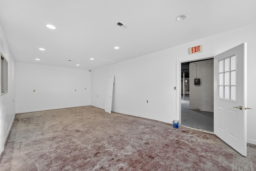 More Photos Of 2200 S Miller Pky, Milwaukee Distribution For Sale