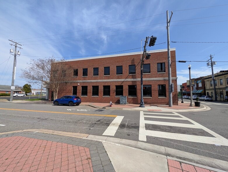 More Photos Of 30 S Mallory St, Hampton Office For Sale