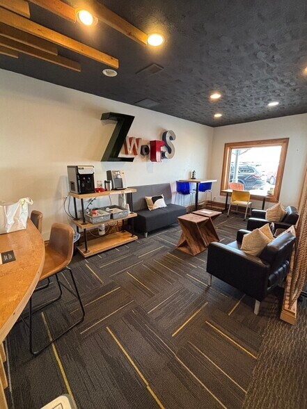 More Photos Of 75 E Pine St, Zionsville Office For Lease