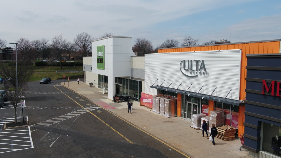 More Photos Of 2424 E Lincoln Hwy, Langhorne Unknown For Lease