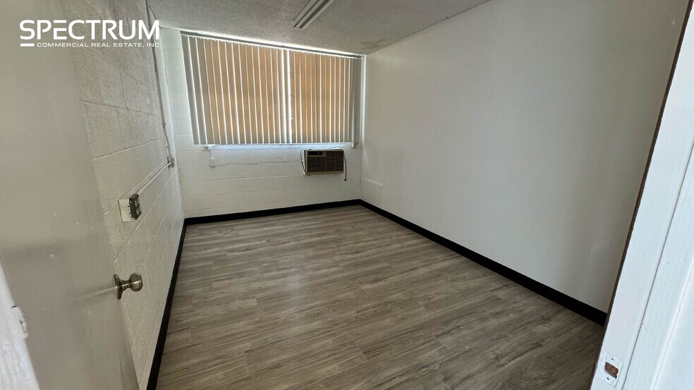 More Photos Of 10035-10043 Canoga Ave, Chatsworth Warehouse For Lease