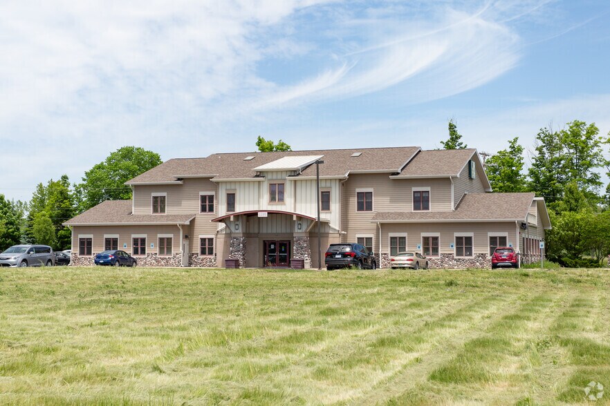 More Photos Of 1195 Wilson Ave NW, Grand Rapids Medical For Sale