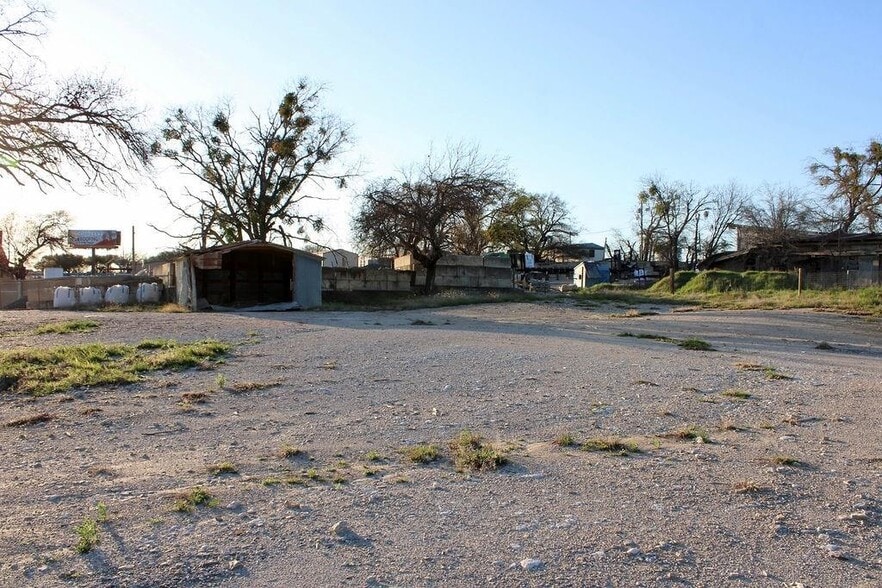 More Photos Of 119 Mikus Rd, Hudson Oaks Land For Lease