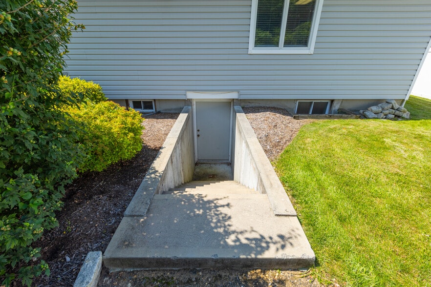 More Photos Of 501 William Floyd Pky, Shirley Office For Lease