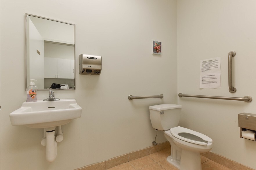 More Photos Of 160 Lanza Ave, Garfield Medical For Sale