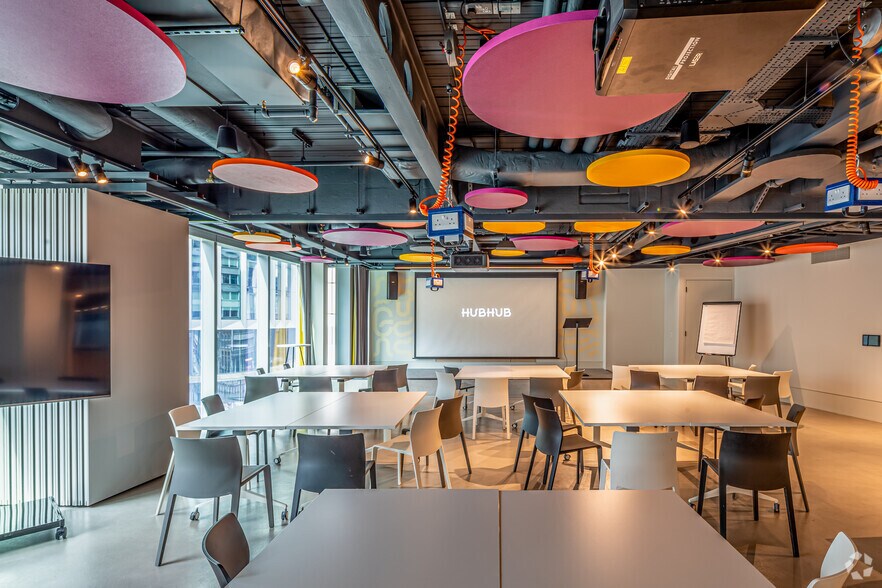 More Photos Of 20 Farringdon St, London Coworking Space