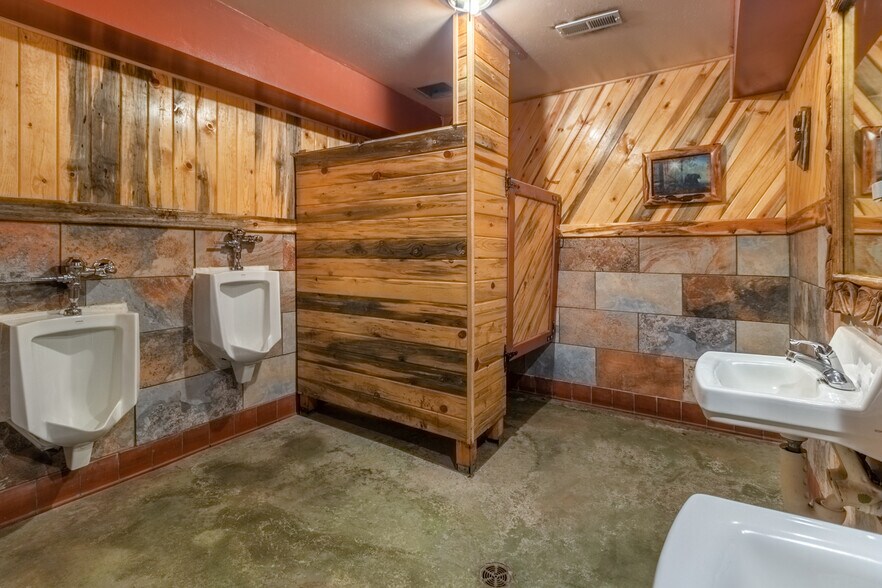 More Photos Of 920 Grand Ave, Grand Lake General Retail For Sale