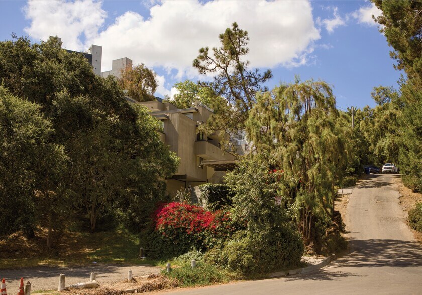 More Photos Of 1188 Innes Ave, Los Angeles Apartments For Sale