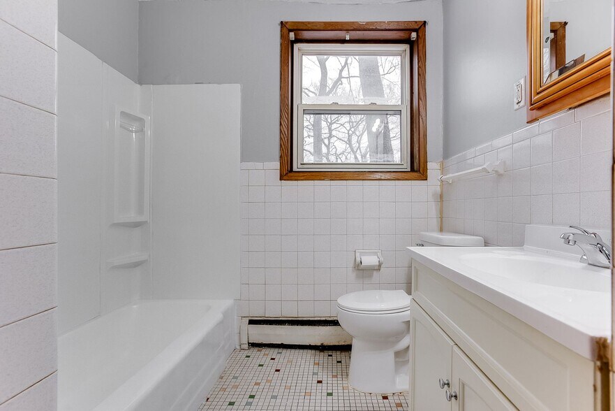 More Photos Of 748 Tatum St, Saint Paul Apartments For Sale