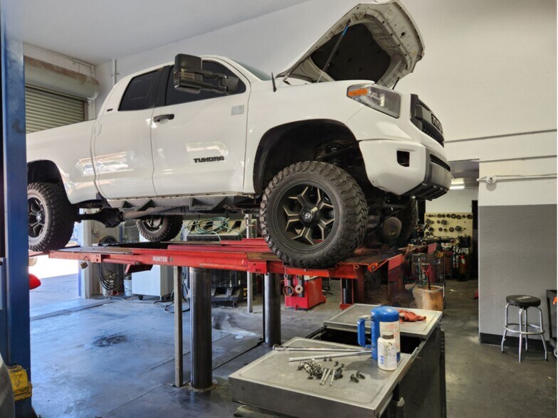 More Photos Of 1325 E Main St, Mesa Industrial For Sale