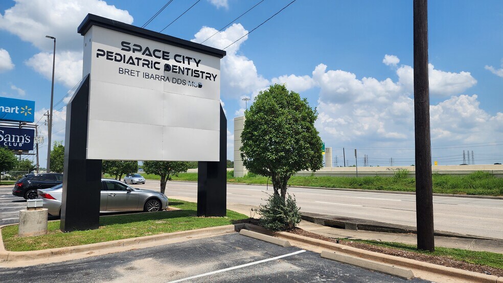 More Photos Of 18174 Gulf Fwy, Friendswood Freestanding For Lease