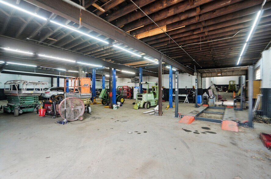 More Photos Of 603 S Broadway St, Dayton Warehouse For Sale