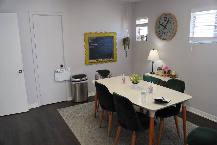 More Photos Of 601 Avenue B NW, Winter Haven Office Residential For Lease