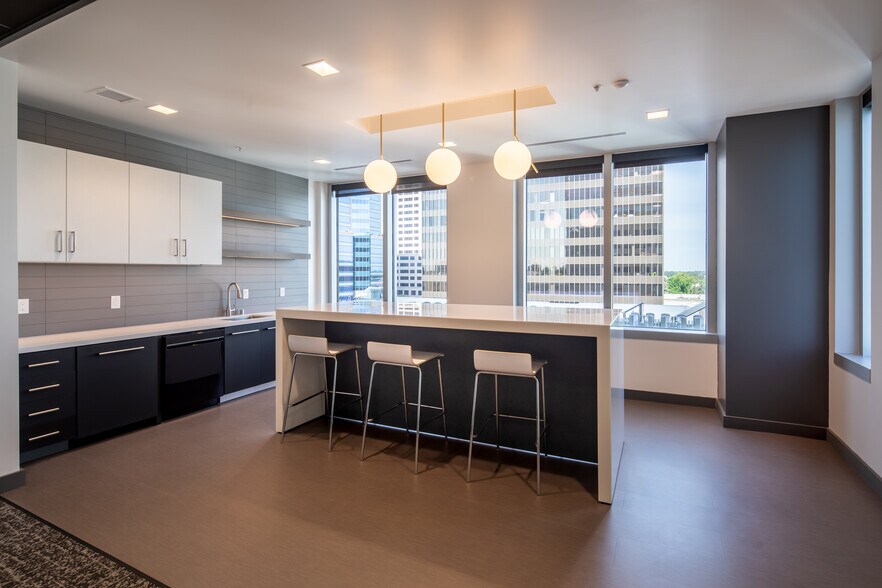 More Photos Of 621 Capitol Mall, Sacramento Office For Lease