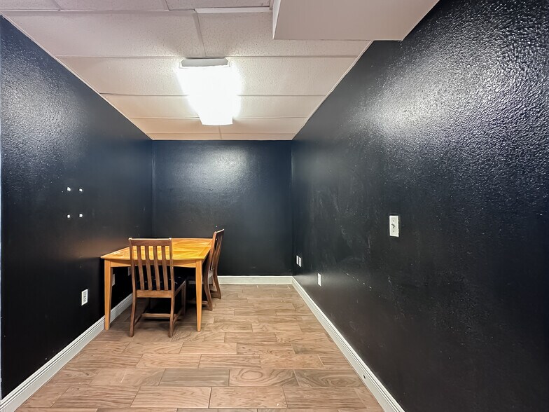 More Photos Of 107-121 Allamanda Dr, Lakeland Unknown For Lease