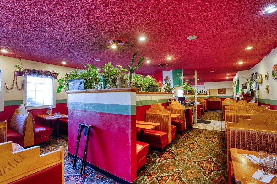 More Photos Of 410 Yakima Valley Hwy, Sunnyside General Retail For Sale