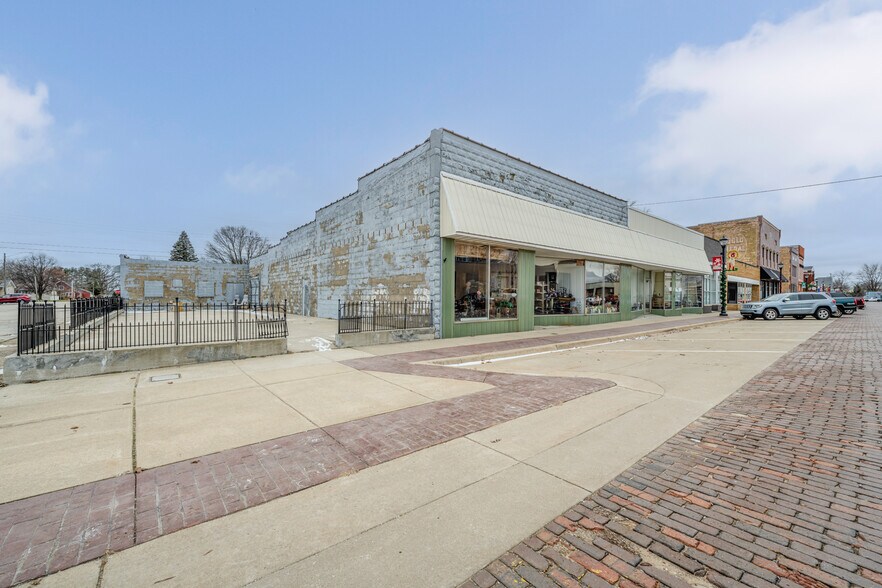 More Photos Of 9004 First St, Baroda General Retail For Sale