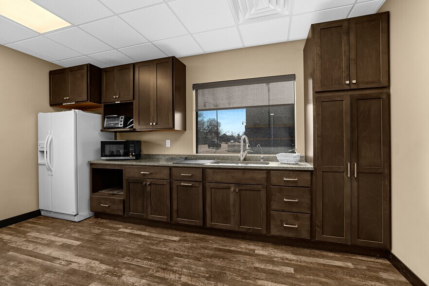 More Photos Of 1411 Rose St, La Crosse Restaurant For Sale