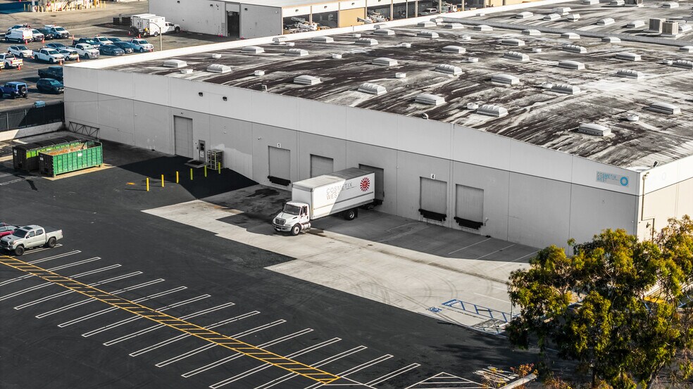 More Photos Of 525 Maple Ave, Torrance Distribution For Lease