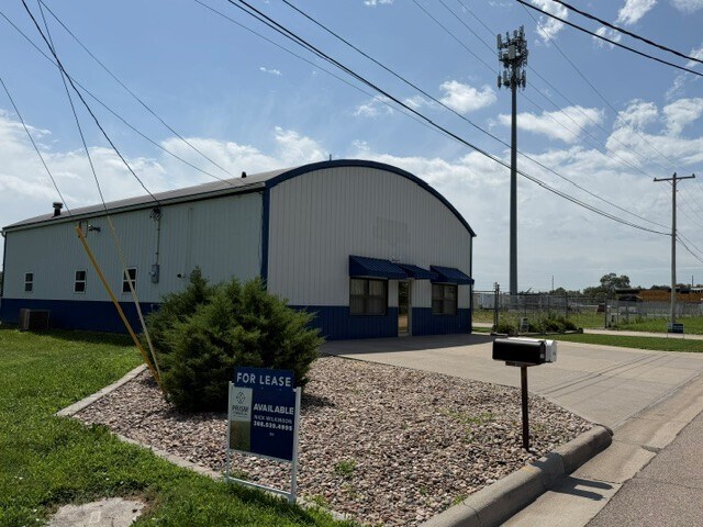 More Photos Of 2700 Kansas Ave, Hastings Distribution For Lease
