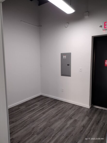 More Photos Of 4409 S County Line Rd, Oklahoma City General Retail For Sale