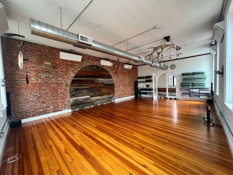 More Photos Of 333 Market St, Zanesville General Retail For Sale