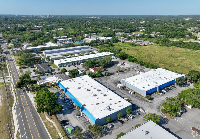 More Photos Of 217 Altamonte Commerce Blvd, Altamonte Springs Warehouse For Lease