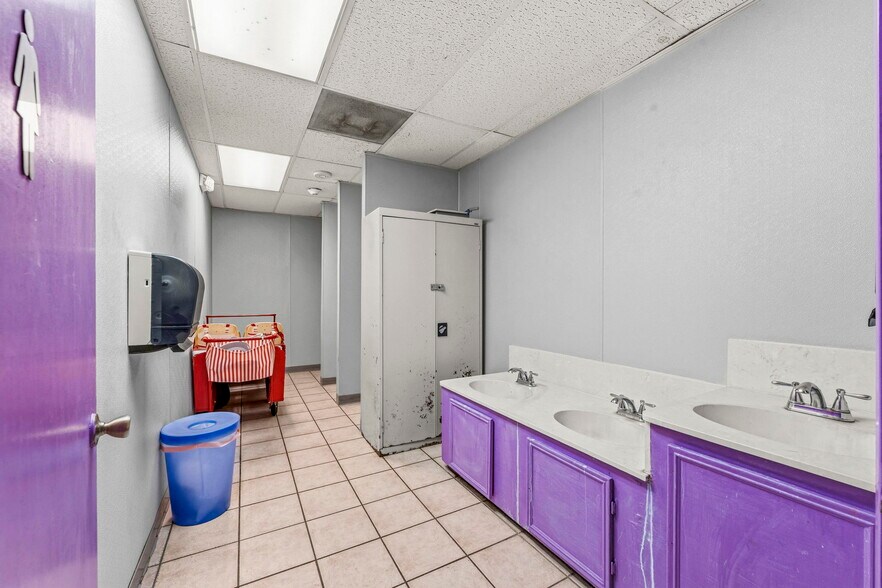 More Photos Of 16737 Sprawling Oaks Dr, Conroe Daycare Center For Sale