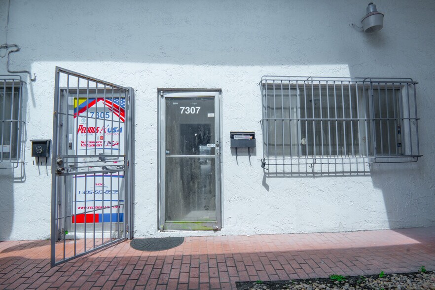 More Photos Of 7251-7309 NW 12th St, Miami Warehouse For Lease
