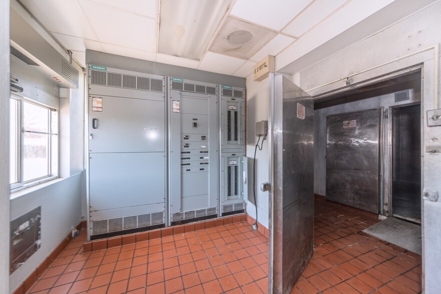 More Photos Of 3123 Route 9W, Saugerties Restaurant For Lease