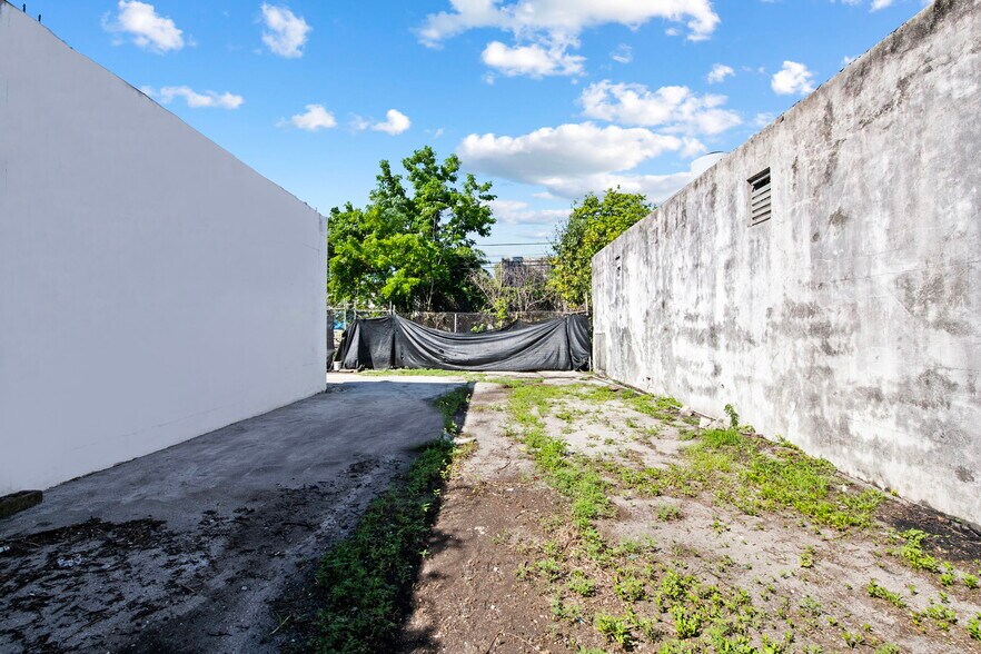 More Photos Of 709 NW 8th Ave, Fort Lauderdale Warehouse For Lease