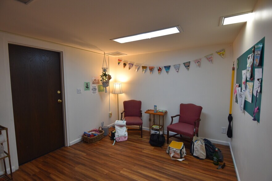 More Photos Of 2021 Richard Jones Rd, Nashville Office For Lease