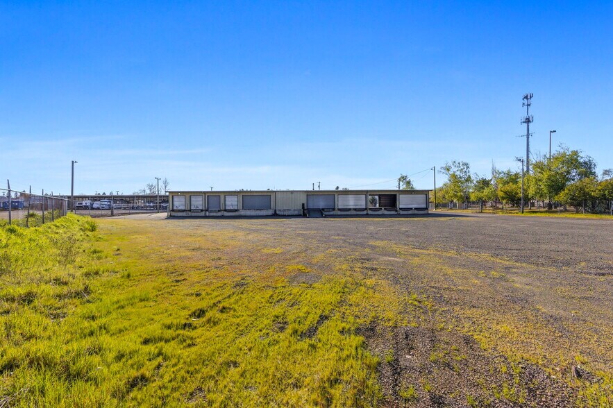 More Photos Of 3010-3012 Industrial Way NE, Salem Distribution For Lease