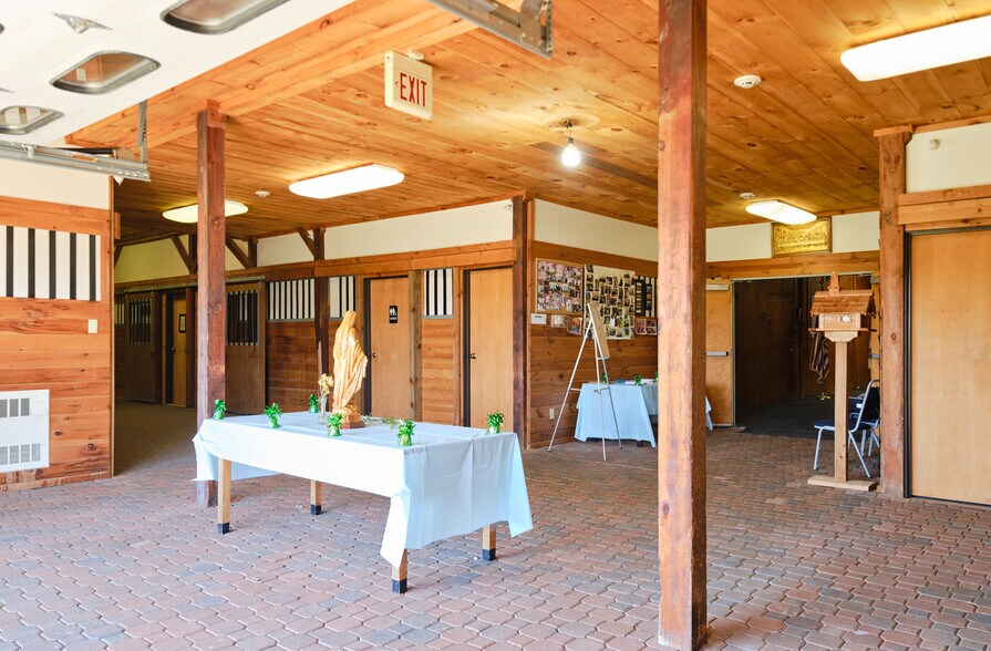 More Photos Of 35 Fawn Ledge Ln, Jamaica Religious Facility For Sale