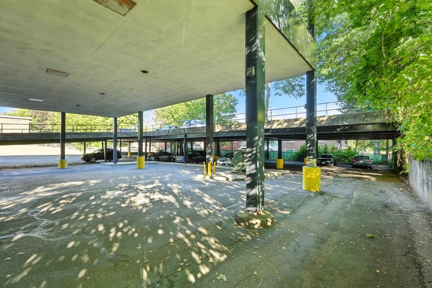 More Photos Of 117 Park Ave, West Springfield Office For Sale