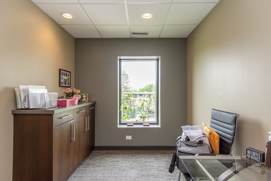 More Photos Of 7300 France Ave S, Edina Medical For Lease