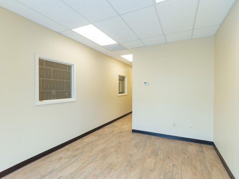 More Photos Of 221 Barren Springs Dr, Houston Unknown For Lease