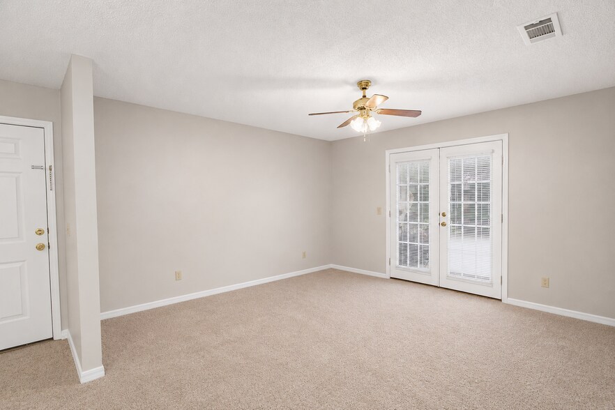 More Photos Of 2303 W Michigan Ave, Pensacola Apartments For Sale