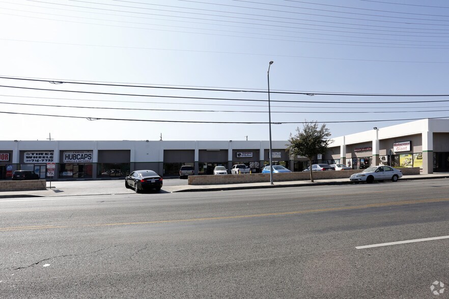 More Photos Of 7801 Canoga Ave, Canoga Park Warehouse For Lease