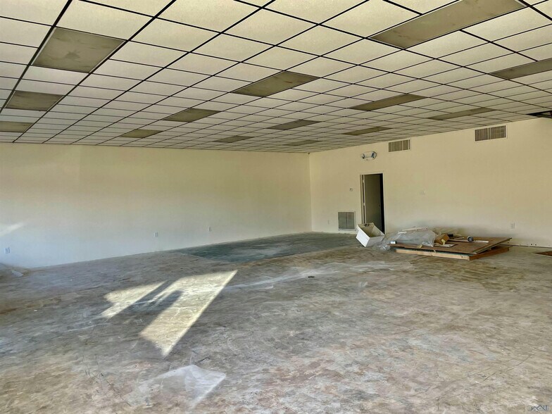 More Photos Of 1500 E Tunnel Blvd, Houma Office For Sale